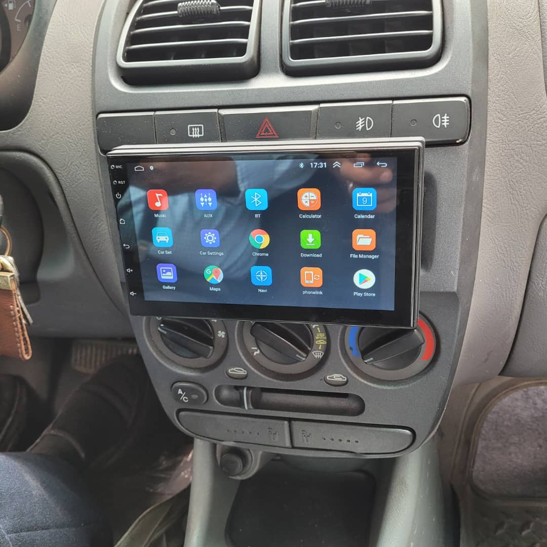 Monitor 7 inch Android 12 Hyundai Verna model T3L VoXmedia brand